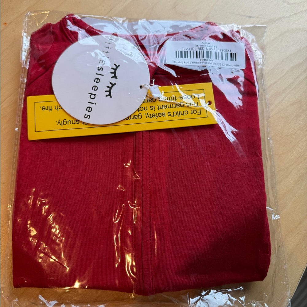 ❤️🎄Holiday Red Solid Zippy Pajamas Little Sleepies NEW 12-18 Months
